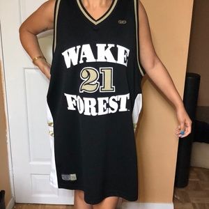 Hardwood legend jersey. Wake Forest Tim Duncan #21